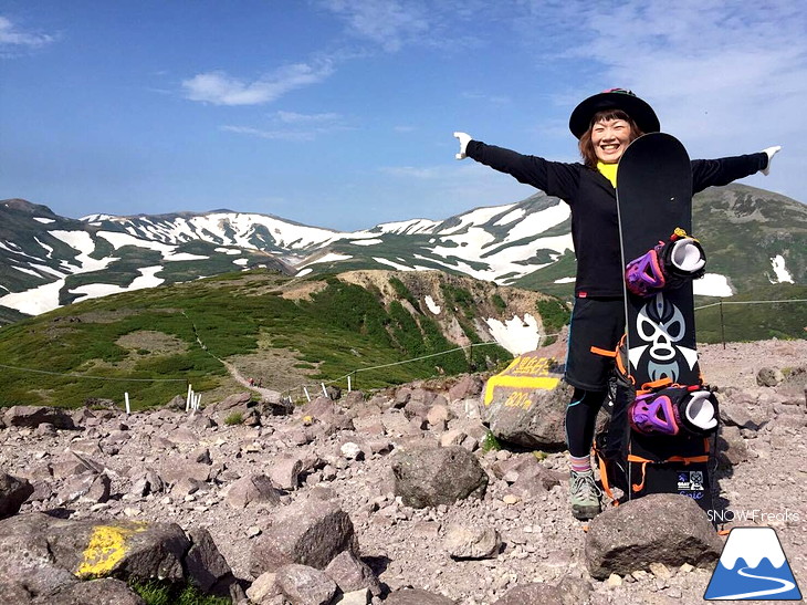 7月でも滑れる！大雪山黒岳～北鎮岳、残雪スノーボード滑走♪